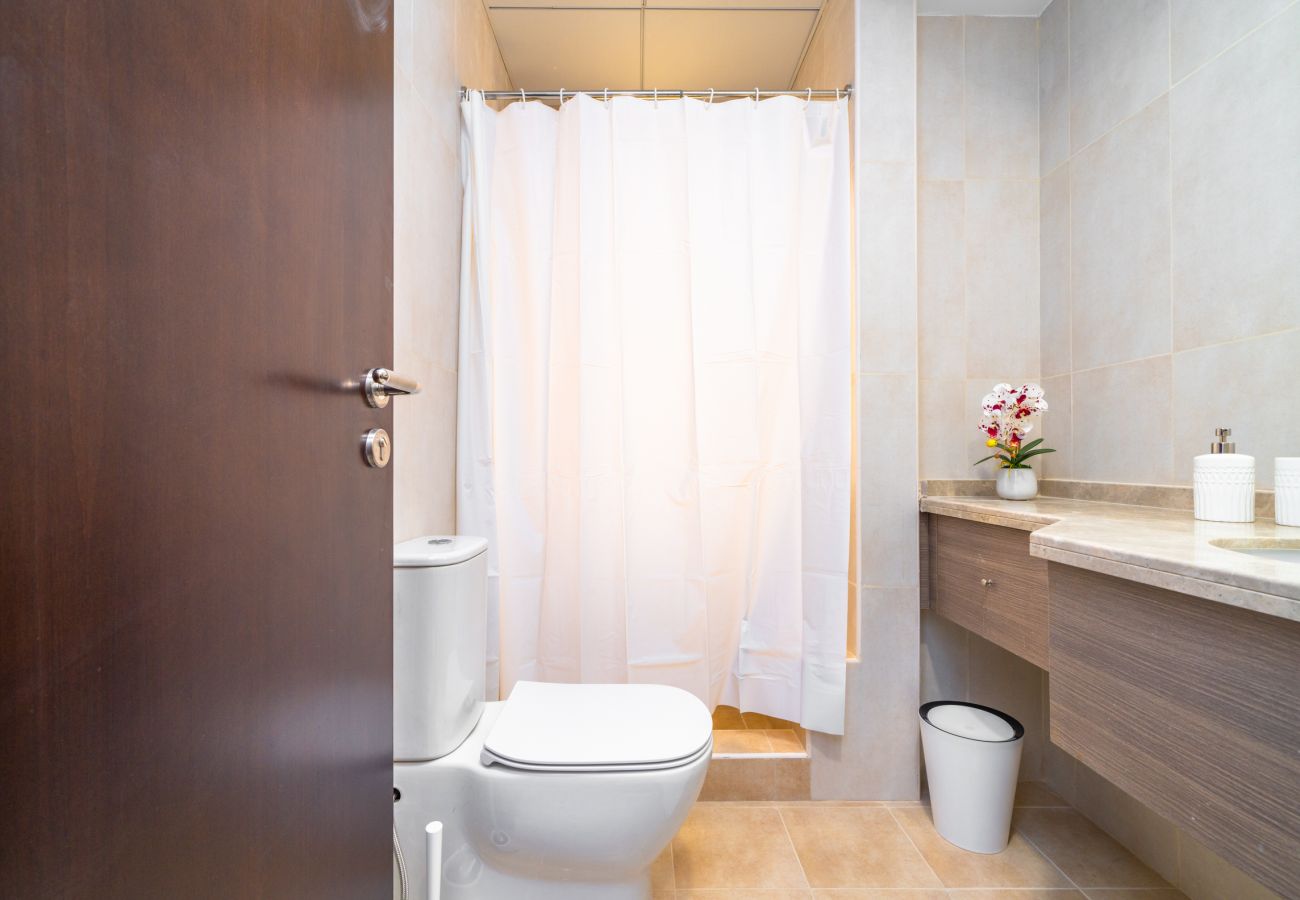Apartment in Dubai - Canal Residence West Spanish | 1 Bedroom