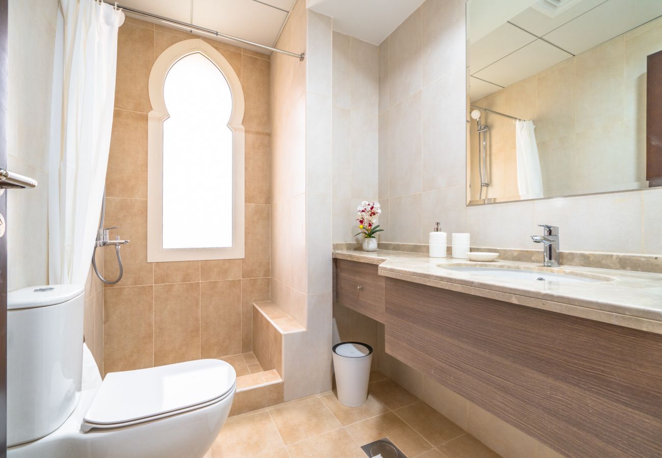 Apartment in Dubai - Canal Residence West Spanish | 1 Bedroom