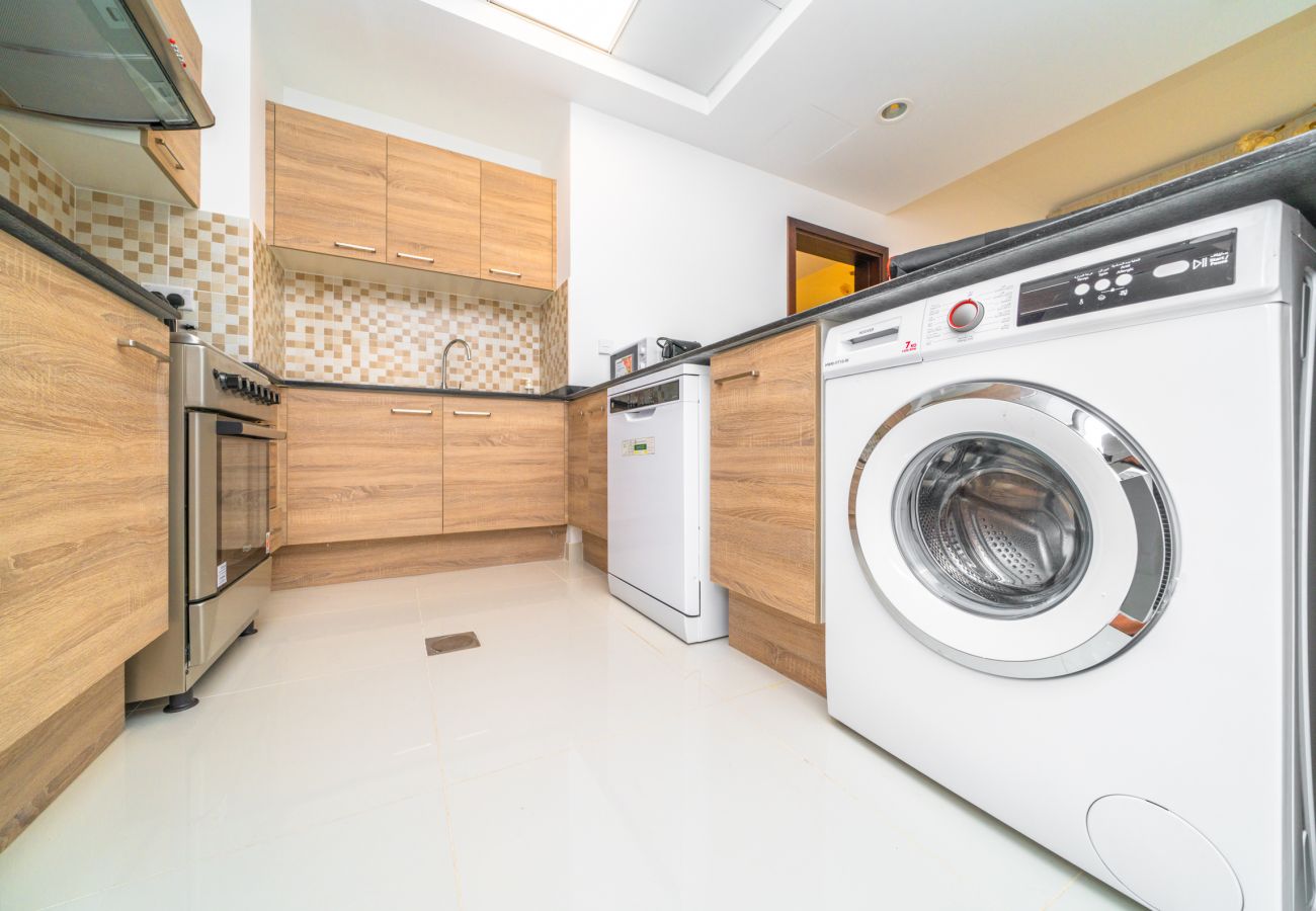 Apartment in Dubai - Canal Residence West Spanish | 1 Bedroom