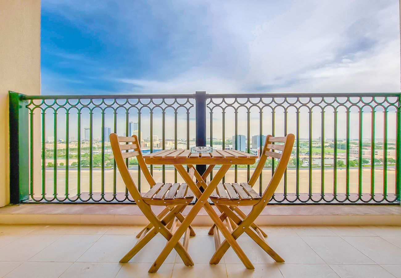 Apartment in Dubai - Canal Residence West Spanish | 1 Bedroom