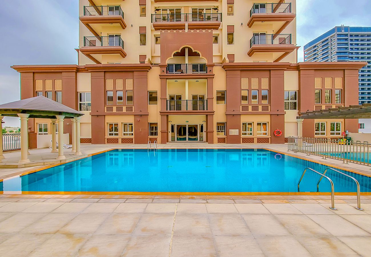Apartment in Dubai - Canal Residence West Spanish | 1 Bedroom