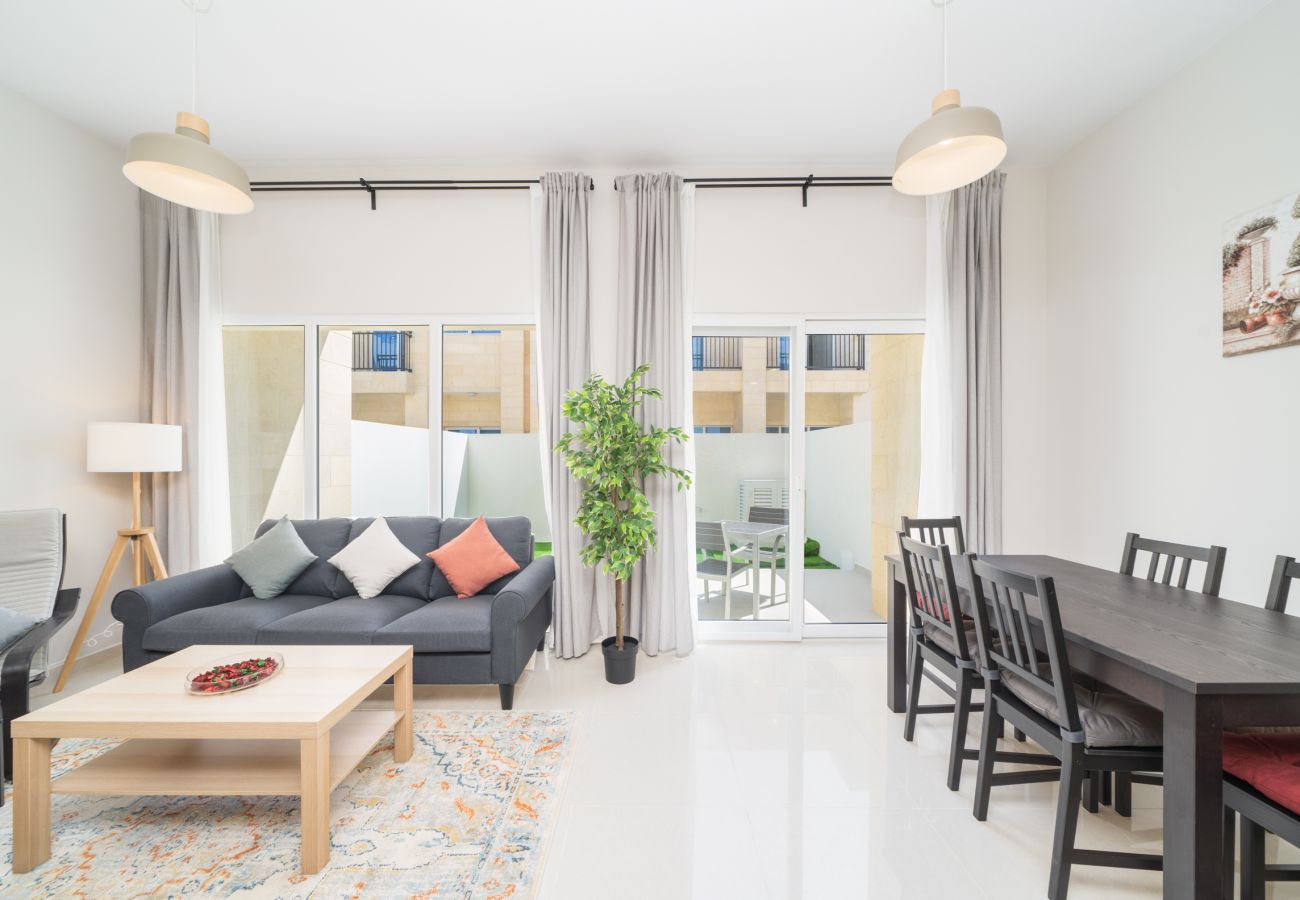 Villa in Dubai - DAMAC Hills 2 Victoria Villa | 3 bedrooms