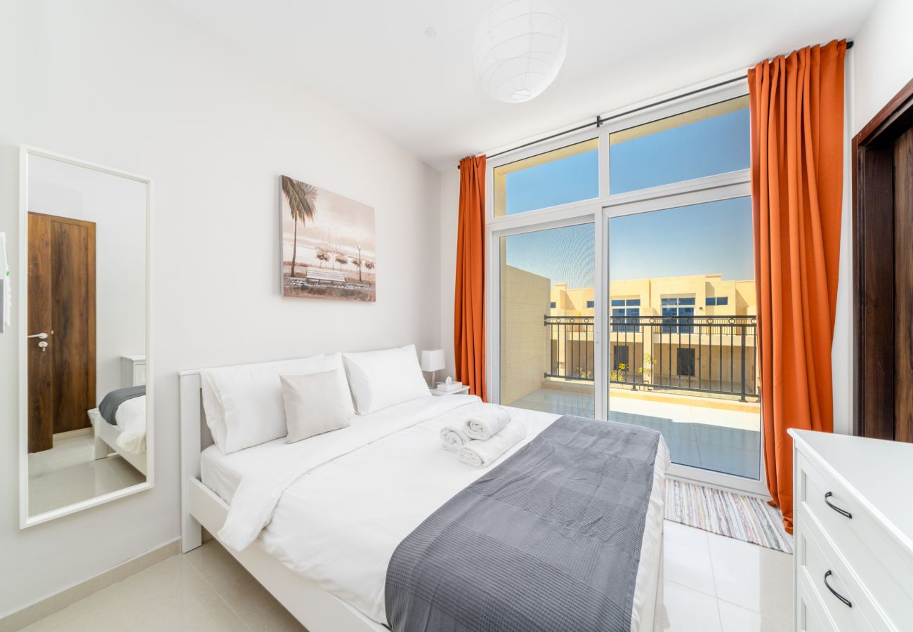 Villa in Dubai - DAMAC Hills 2 Victoria Villa | 3 bedrooms