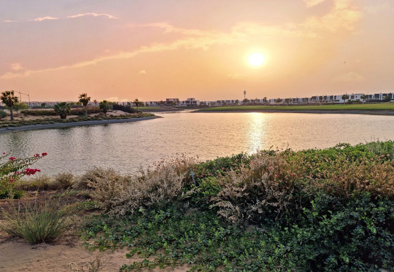 Villa in Dubai - DAMAC Hills 2 Victoria Villa | 3 bedrooms