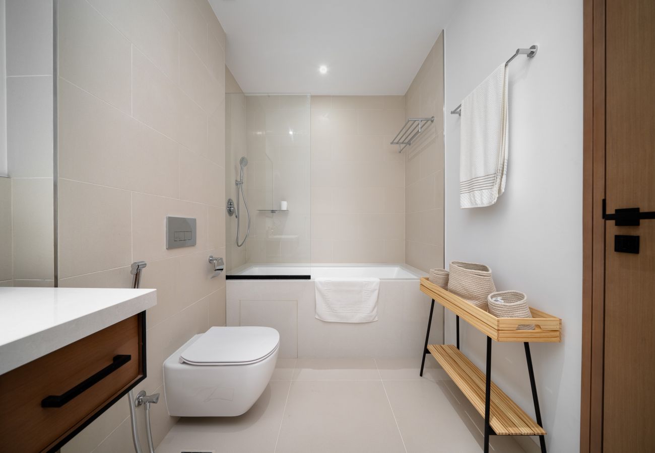 Apartment in Dubai - Vida Residences Dubai Marina | 1 Bedroom