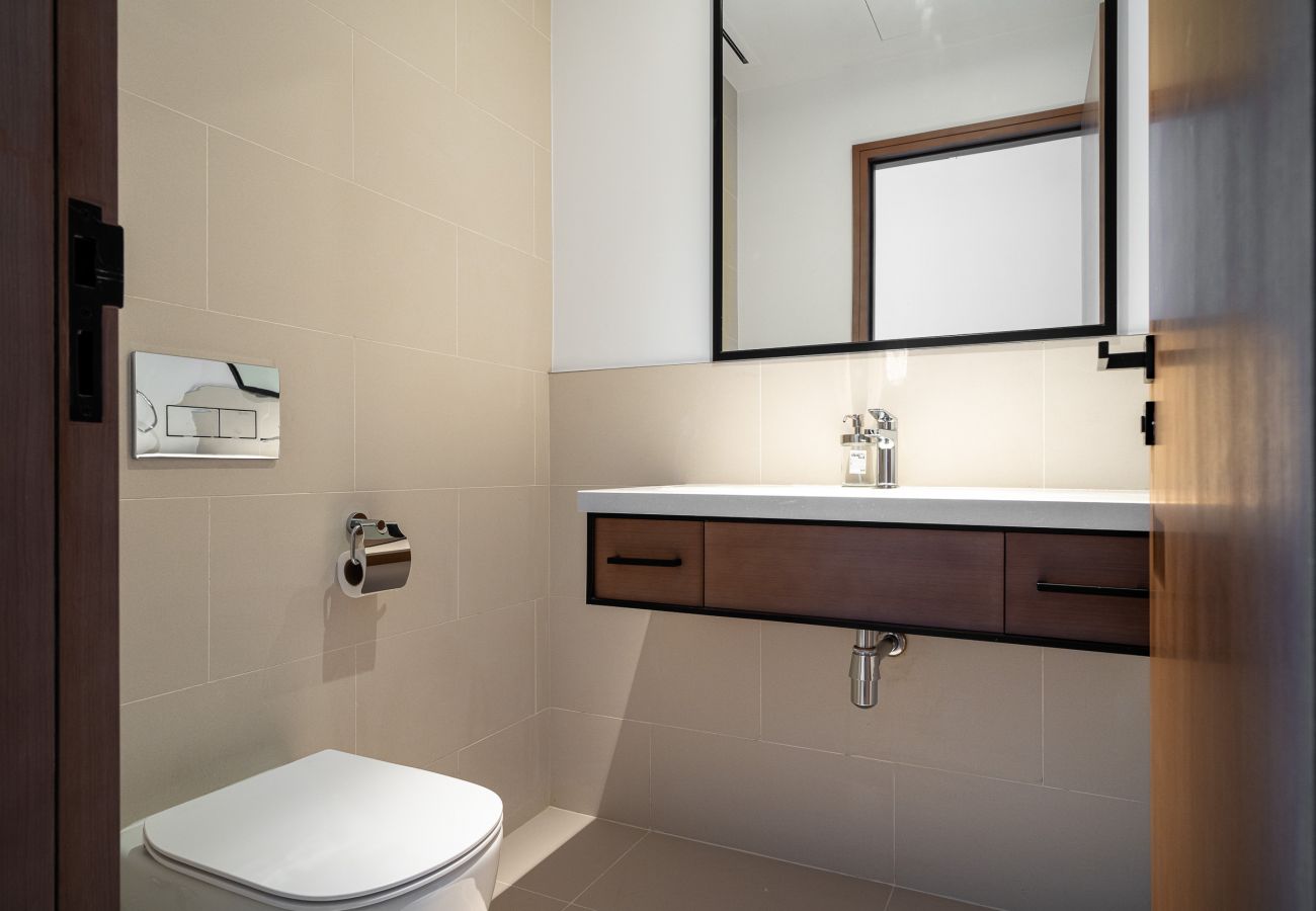 Apartment in Dubai - Vida Residences Dubai Marina | 1 Bedroom