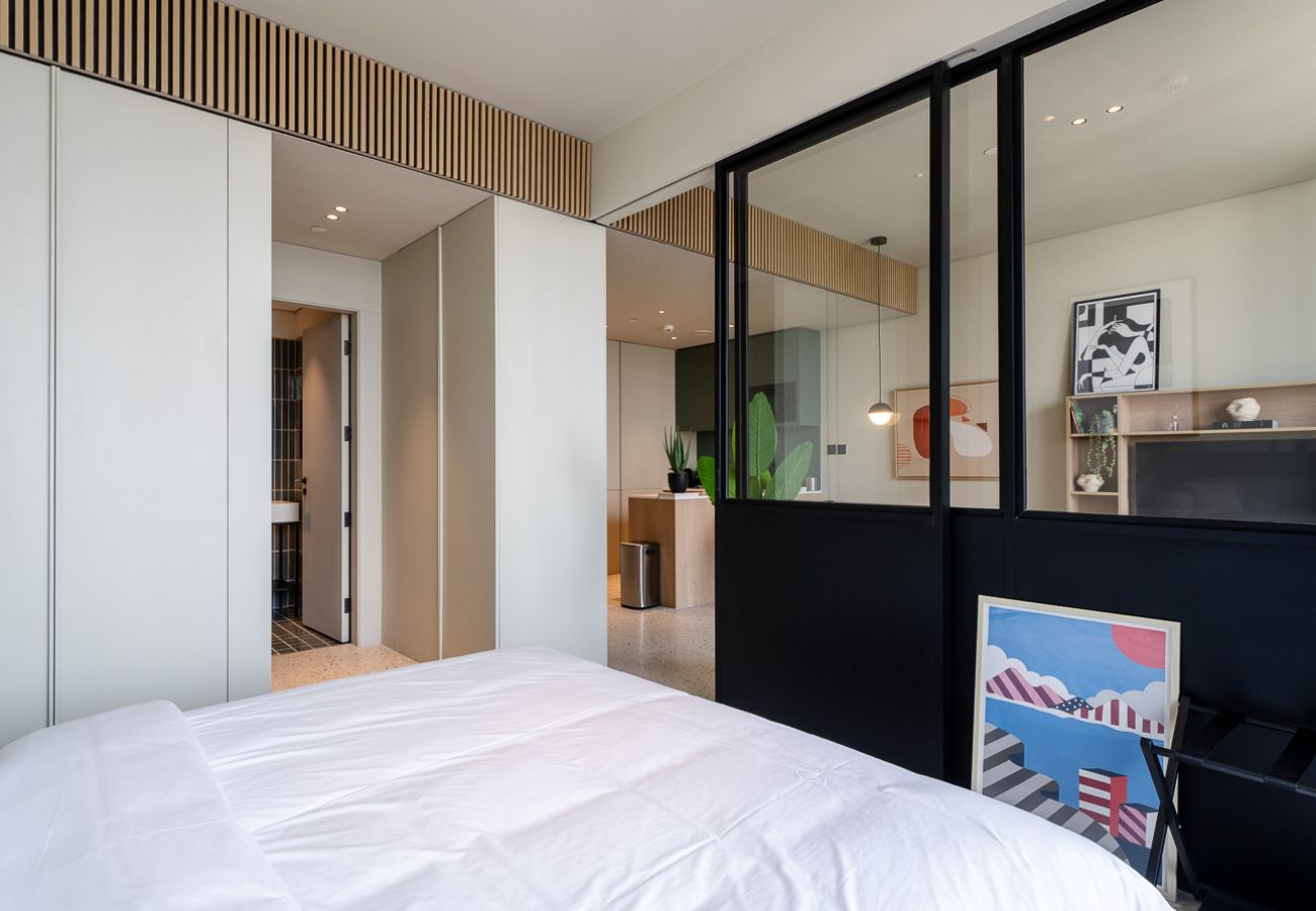 Apartment in Dubai - Upside Living | Burj Views | First-Class Amenities